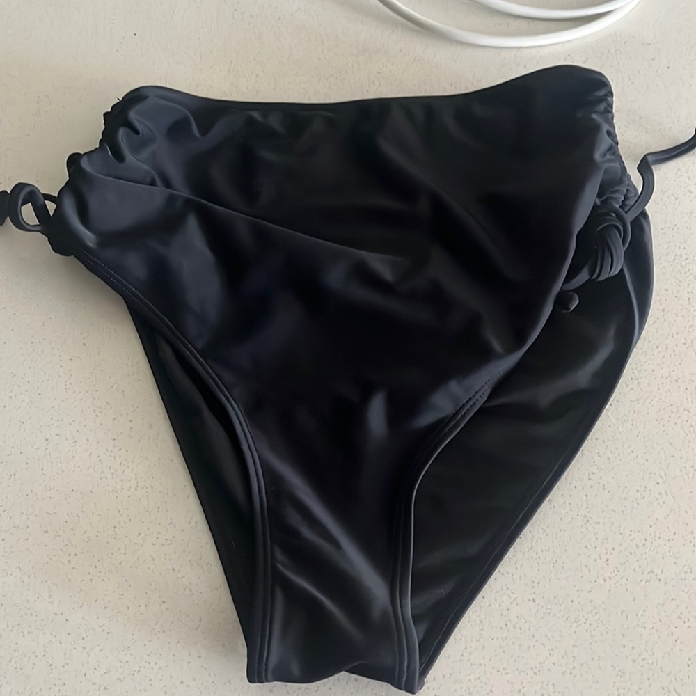 NWOT black tie side high waist bottoms